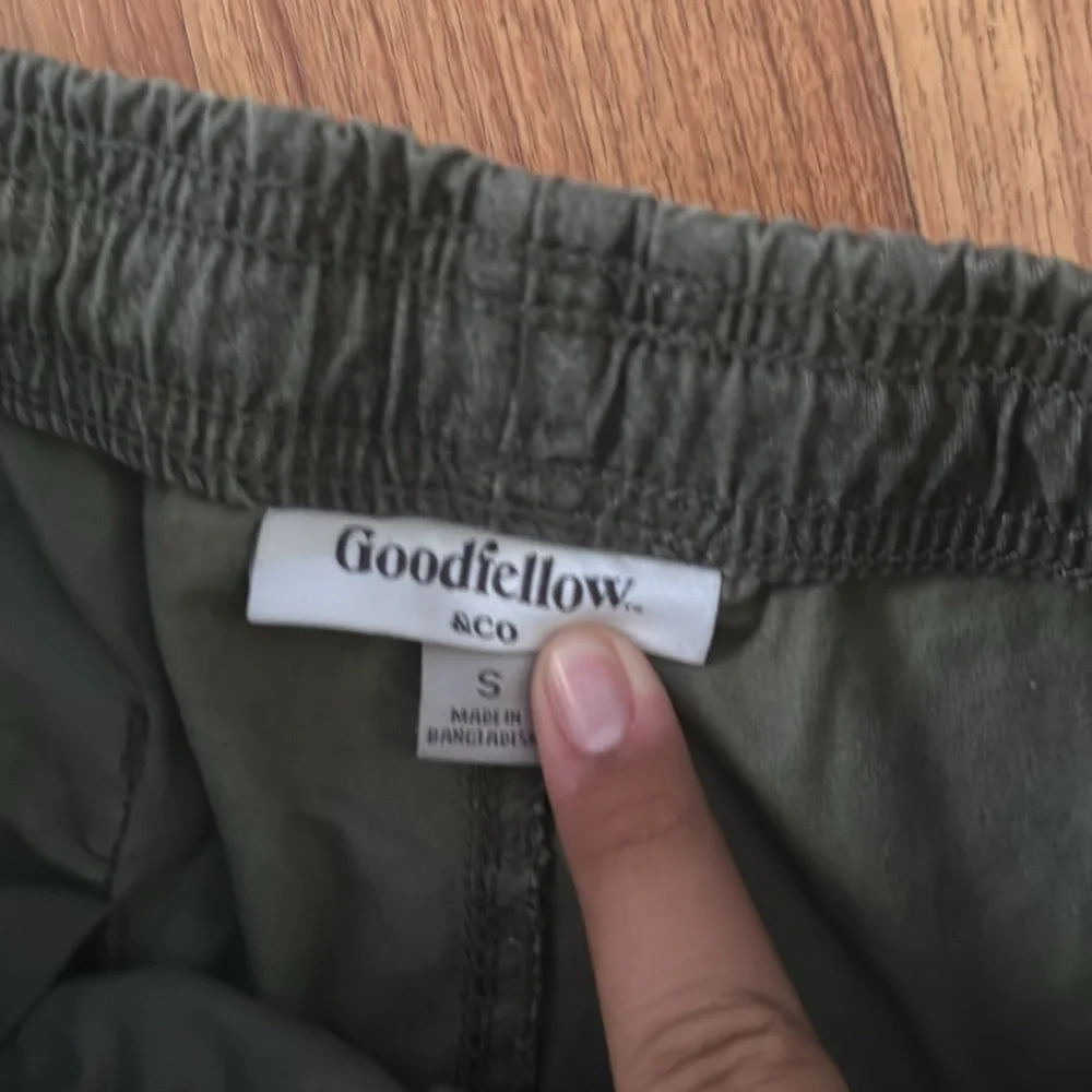 Men’s green goodfellow shorts - Picture 3 of 3